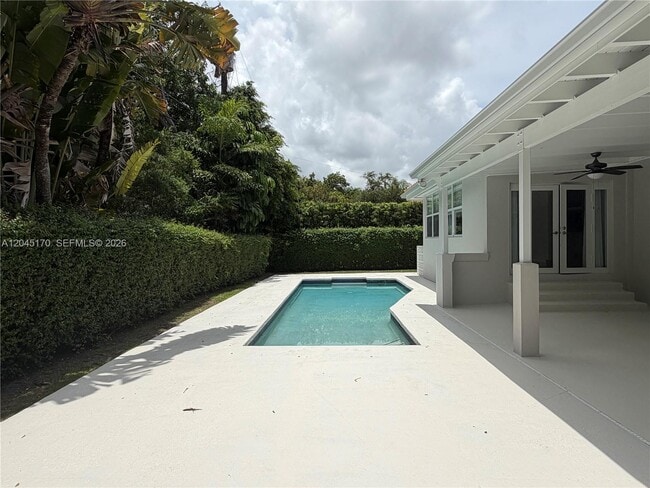Building Photo - 1420 Baracoa Ave