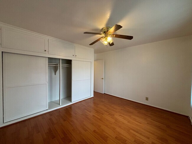 Building Photo - Chevy Chase, 719-729