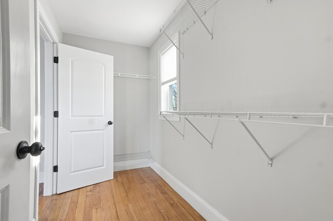 Building Photo - 597 Sea St