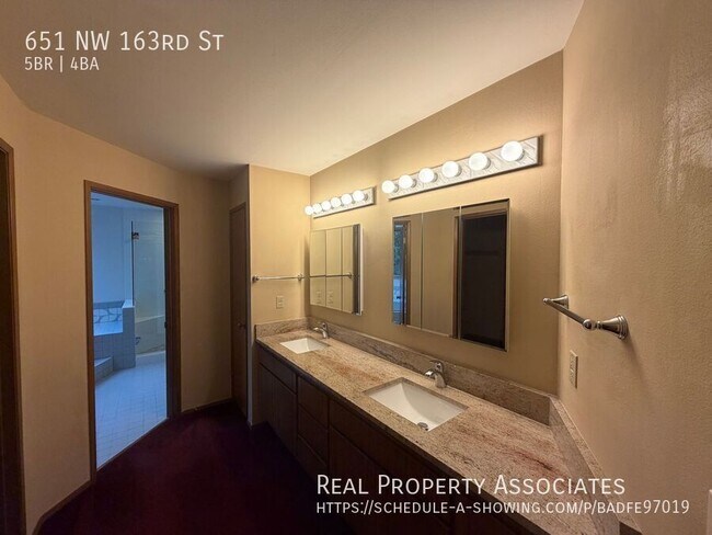 Building Photo - 651 NW 163rd St