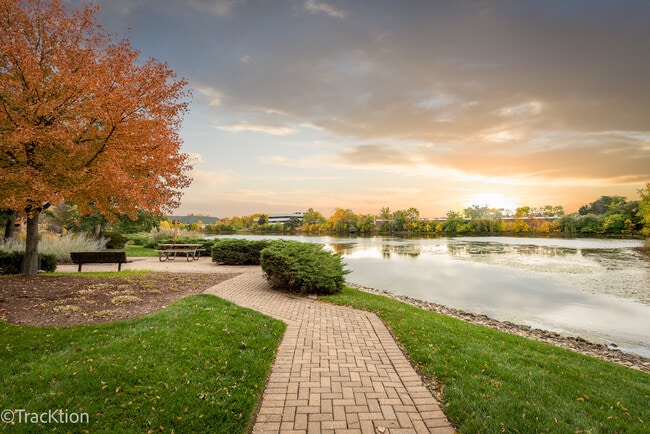 Building Photo - 6147 Knoll Wood Ct