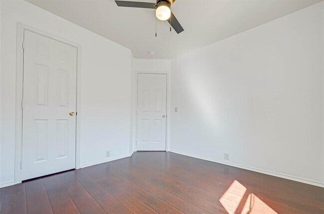 Building Photo - 21415 Somerset Park Ln