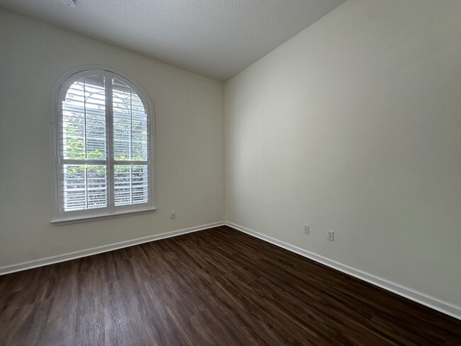 Building Photo - 5204 Comfort Ct