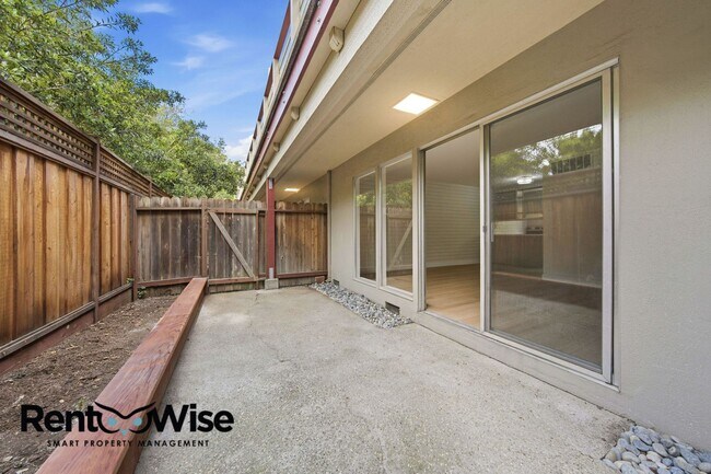 Building Photo - 569 Addison Ave