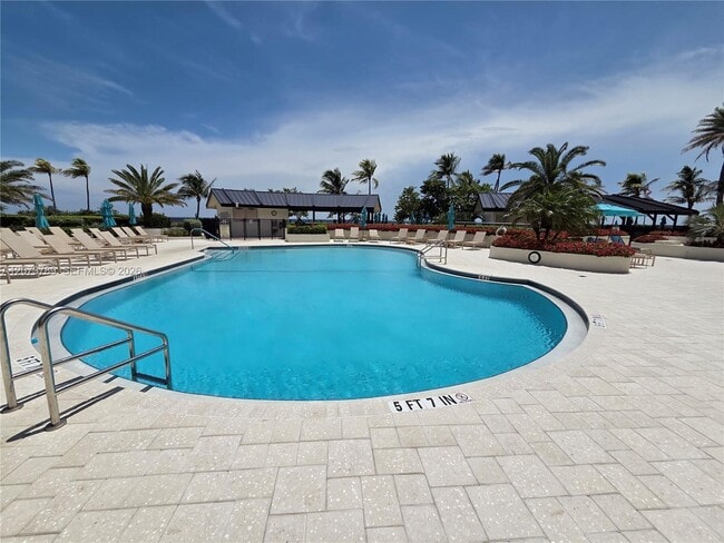 Building Photo - 4900 N Ocean Blvd