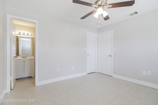 Building Photo - 6290 Arbor Ave