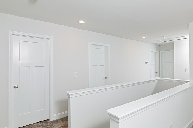 Building Photo - 587 Foothills St
