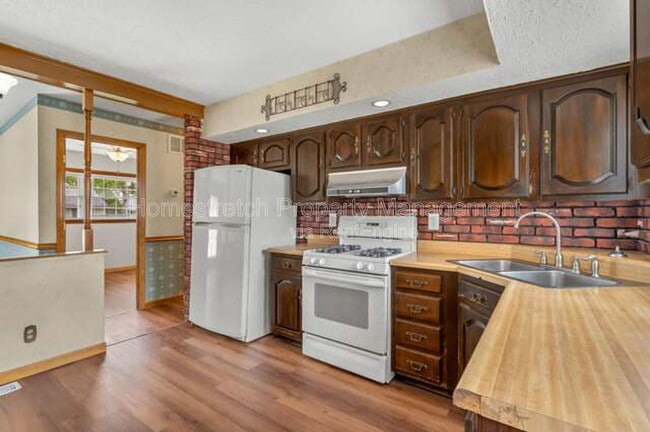 Building Photo - 10527 Prestwick Dr