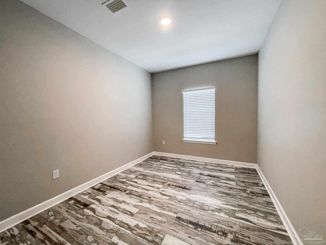 Building Photo - 5180 Burlington Ave