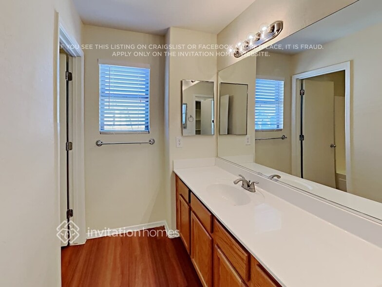 Building Photo - 34393 N Picket Post Dr