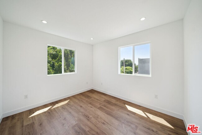 Building Photo - 6336 Beck Ave