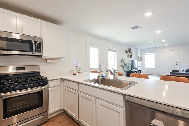 Building Photo - 2728 Cadiz Bay Dr
