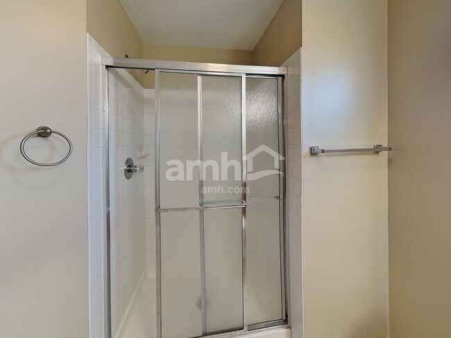 Building Photo - 529 Austrian Way