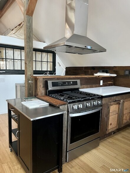 Building Photo - 3 Fox Run