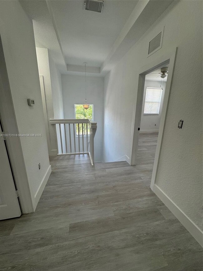 Building Photo - 11362 SW 137th Pl