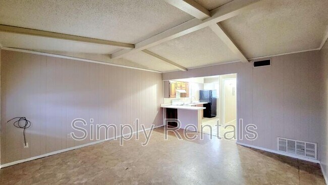 Building Photo - 400 Bill Bradford Rd