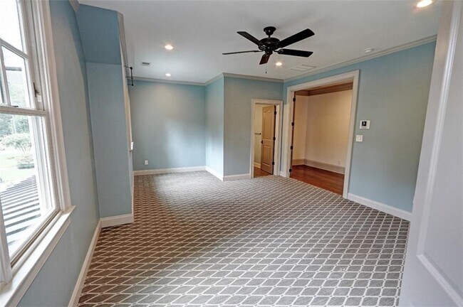 Building Photo - 1178 Chambord Way NE