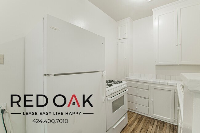 Building Photo - 836 Sanborn Ave