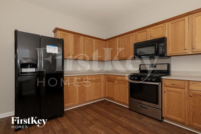 Building Photo - 321 Holton Dr