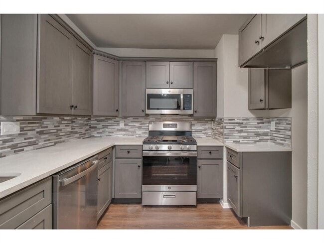 Building Photo - 606 Elderberry Cove