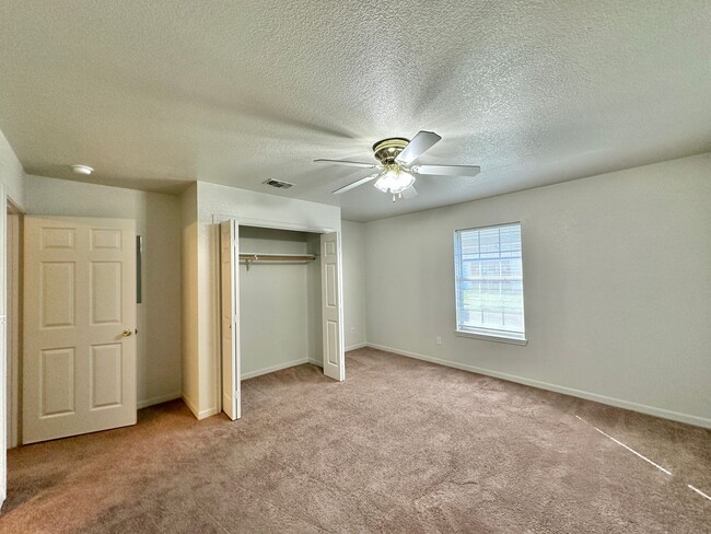 Building Photo - 3803 El Paso Dr