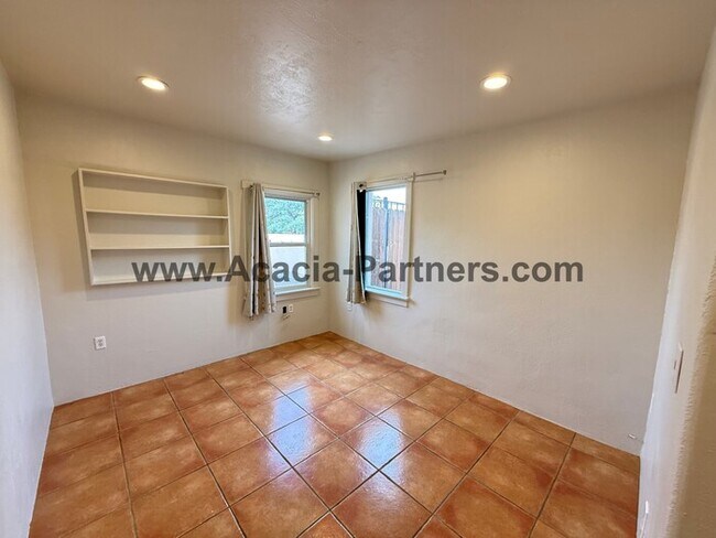 Building Photo - Spacious Four Bedroom Home