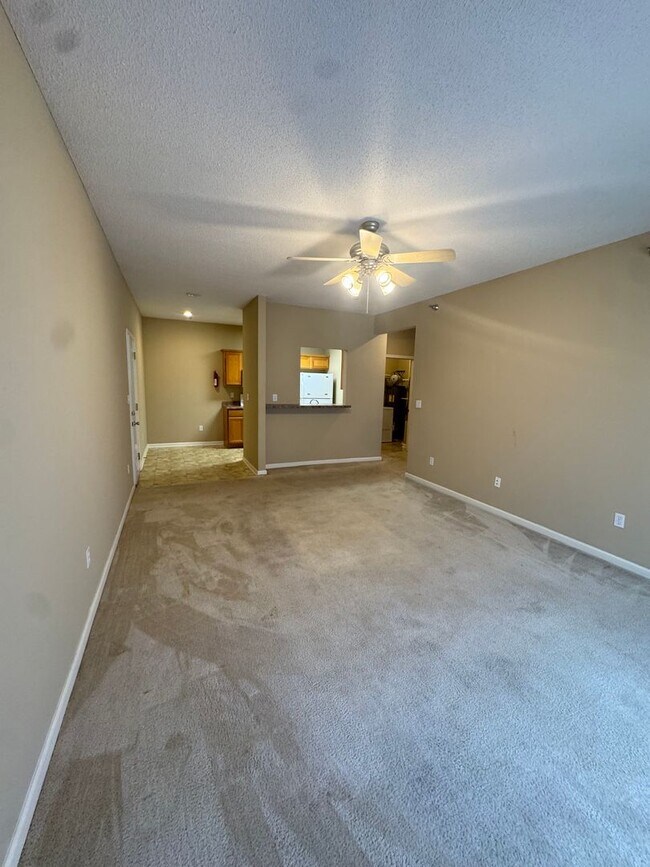 Building Photo - Spencers Crest Condominium