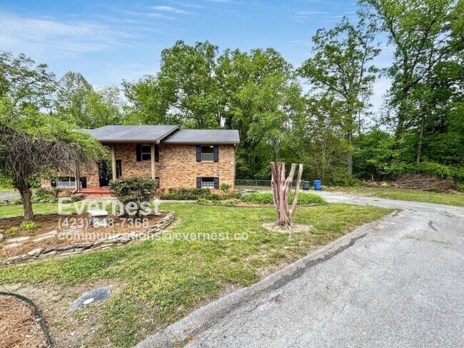 Building Photo - 3-Bedroom, 2-Bathroom Home with Basement a...
