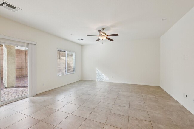 Building Photo - 10971 Meridian Flds Ave