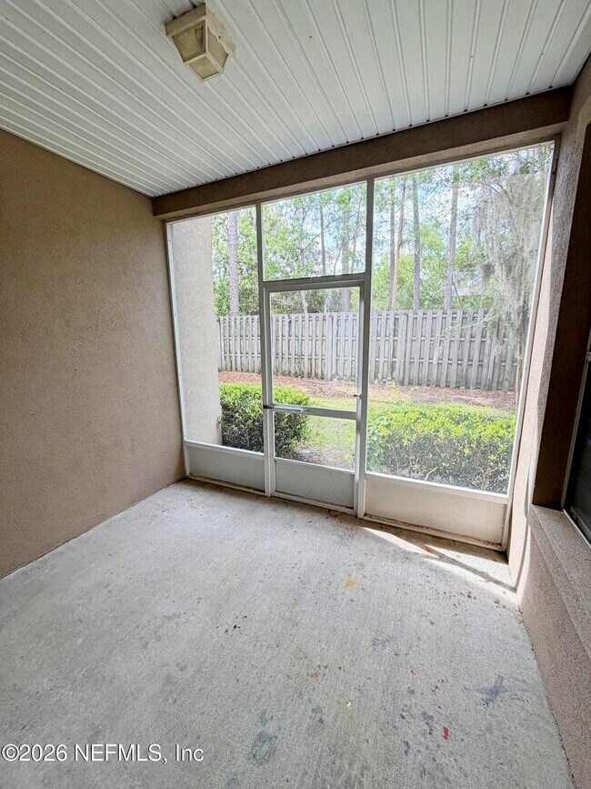 Building Photo - 3888 Summer Grove Way S