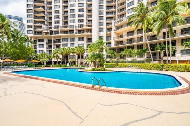 Building Photo - 540 Brickell Key Dr
