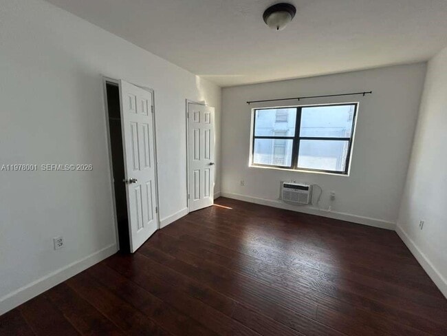 Building Photo - 8321 Crespi Blvd