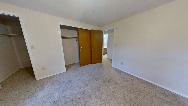 Building Photo - 139 Oak Manor Dr