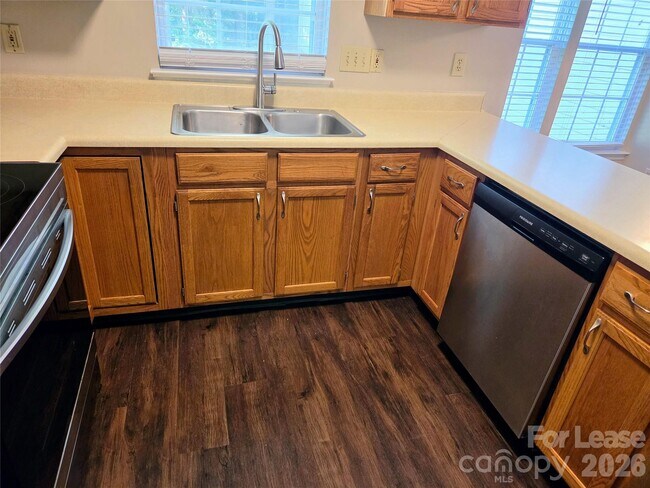 Building Photo - 5401 Groveton Ct