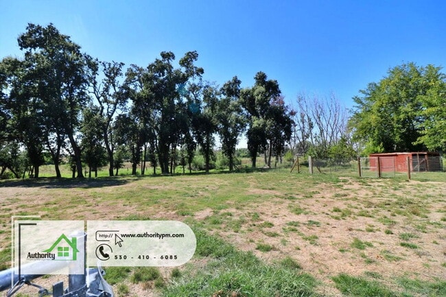 Building Photo - 4750 Pheasant Dr