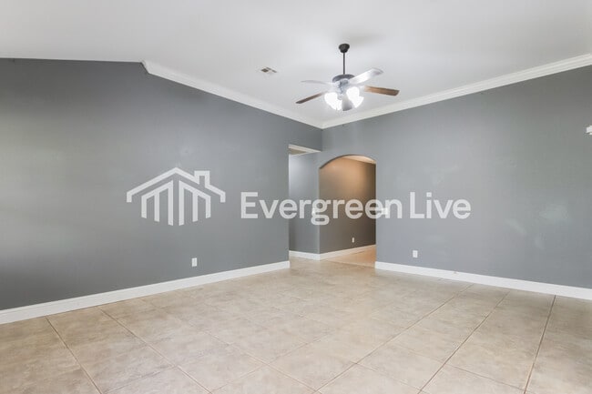 Building Photo - 409 E McCann Rd