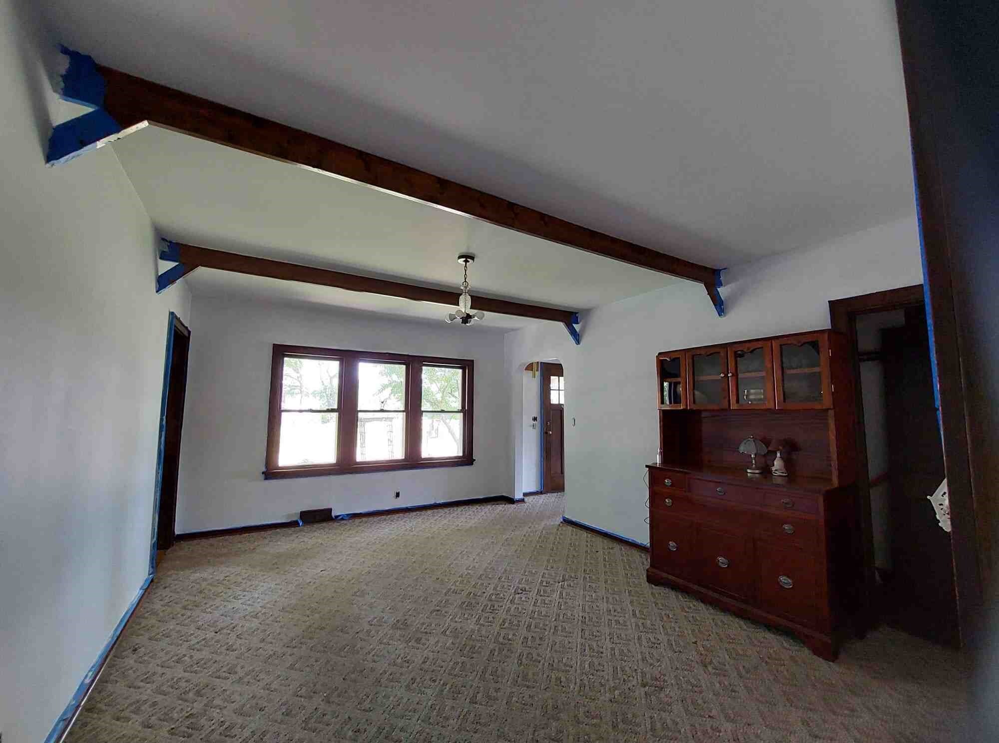 dining room - 105 N Delavan St