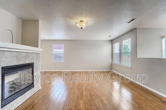 Building Photo - 851 Ponderosa Ln