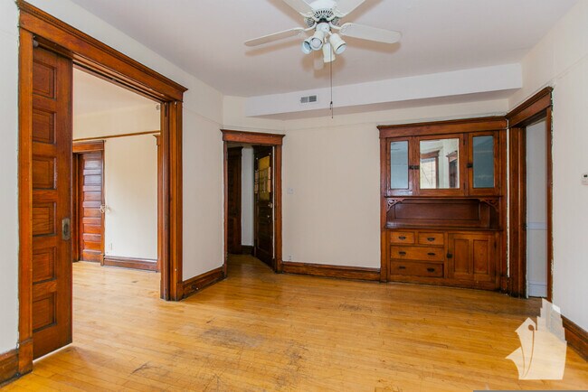 Building Photo - 3637 N Paulina St