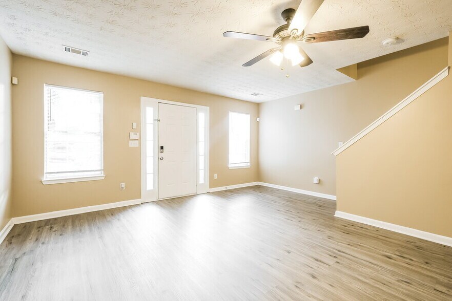 Building Photo - 2862 Vining Ridge Terrace