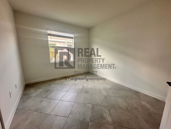 Building Photo - 20503 Hazelnut Ct S