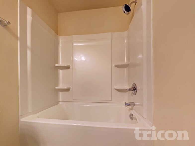 Building Photo - 2046 Aragon Lane