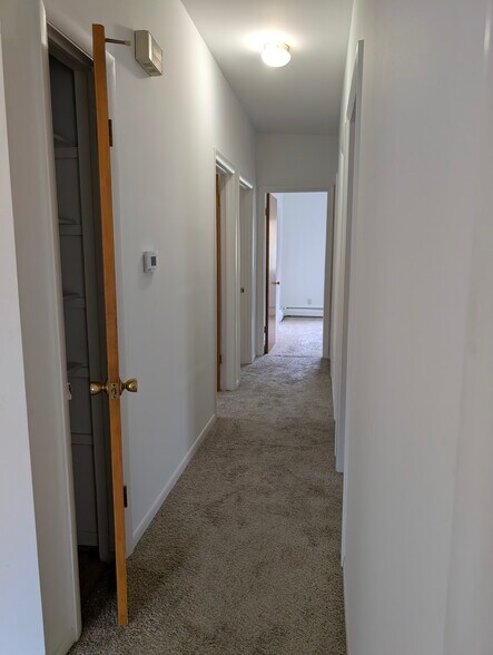 Building Photo - 1466 Bemidji Dr