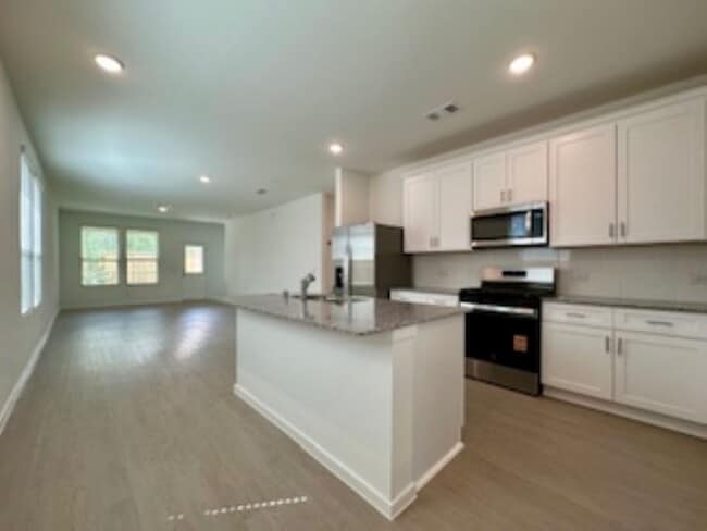 Building Photo - 500 Kinglet Dr