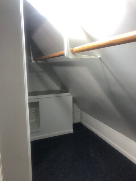 Building Photo - 622 N Terrace Ave