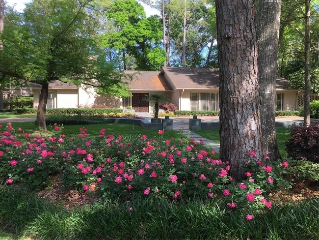 Primary Photo - 614 Saddlewood Ln