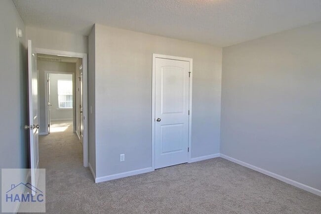 Building Photo - 39 Herty Ln