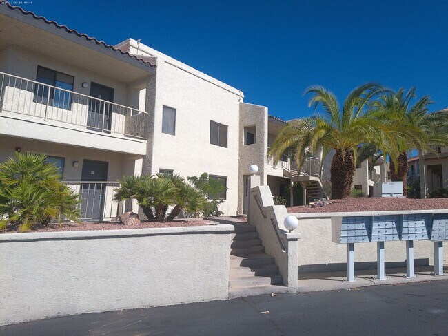 Building Photo - Modern Studio Condo with Washer/Dryer & Re...