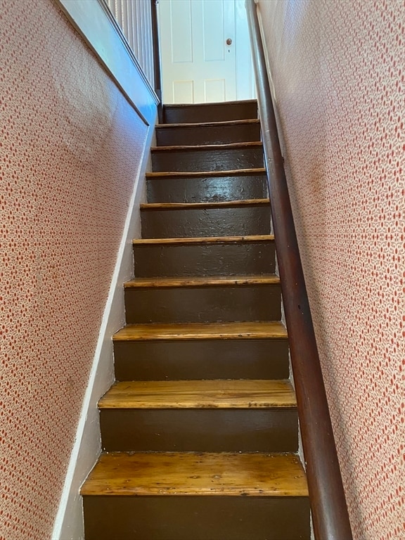 Building Photo - 230 W Fifth St