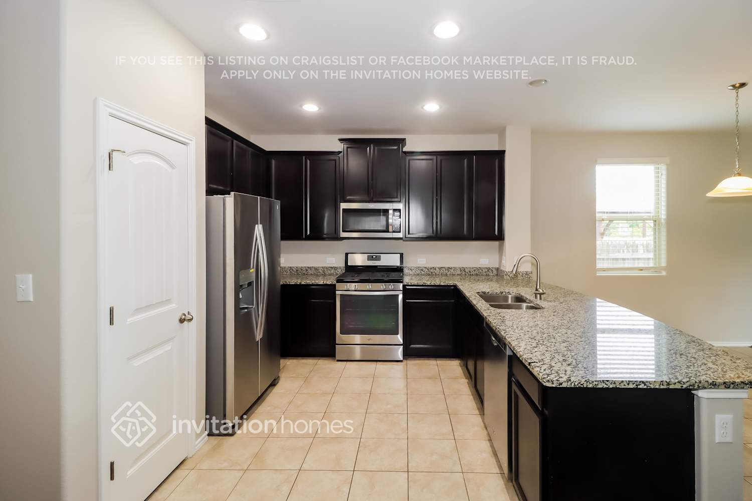 Building Photo - 110 Camden Cove